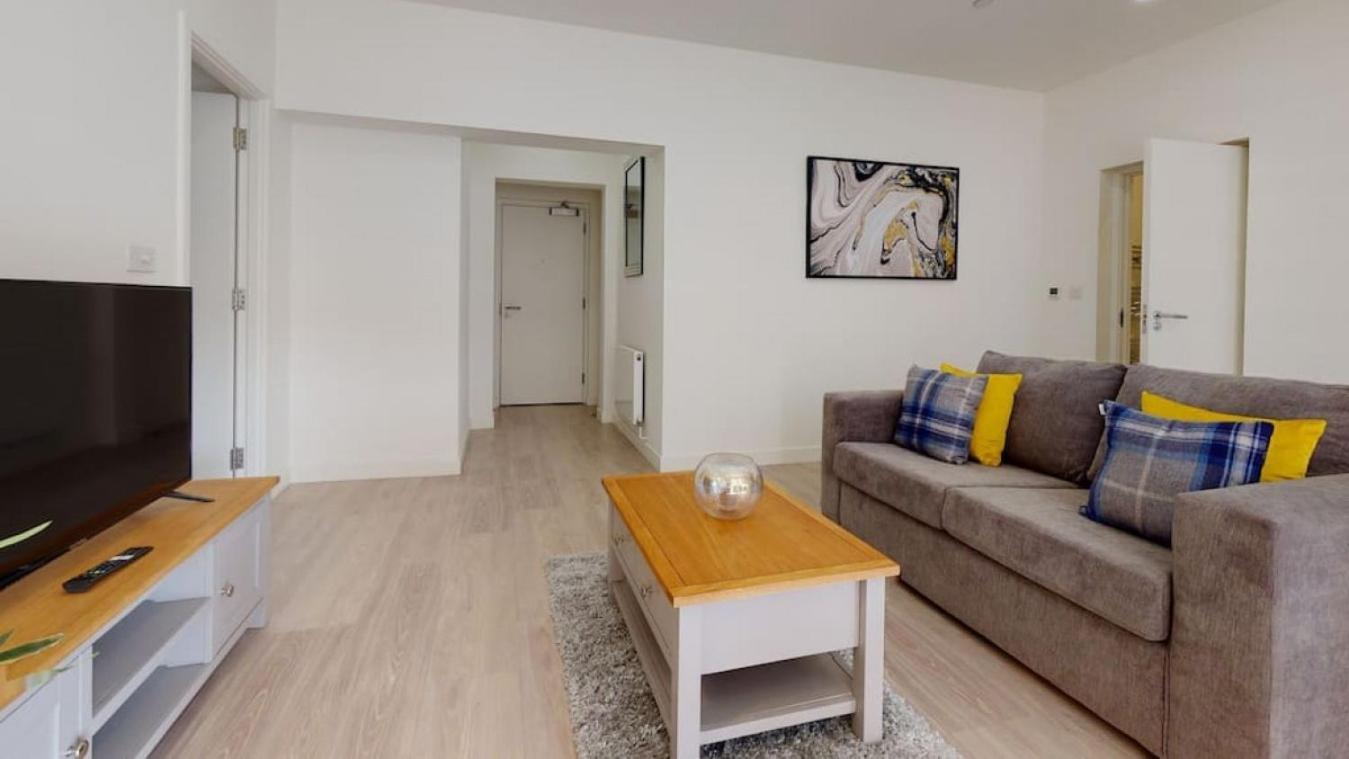 Luxury Apartment - Town Centre North סטבנאייג' מראה חיצוני תמונה